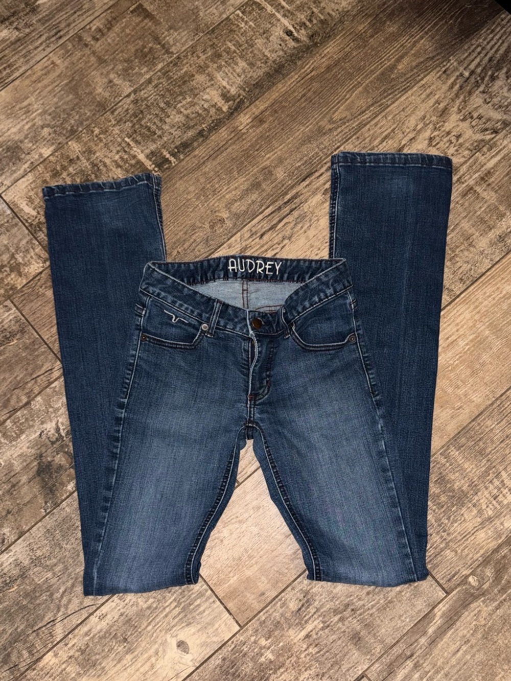 KIMES Audrey Bootcut Jeans
Size 00/36